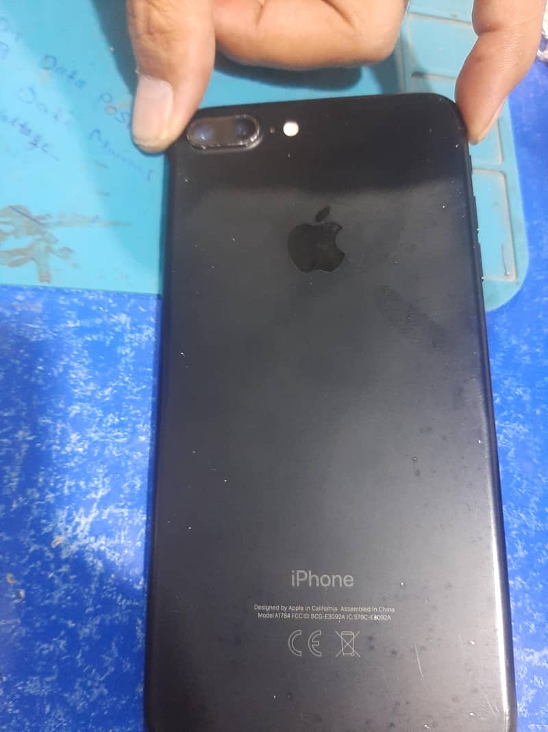 Apple iPhone 7 Plus 2