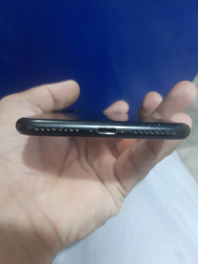 Apple iPhone 7 Plus 4