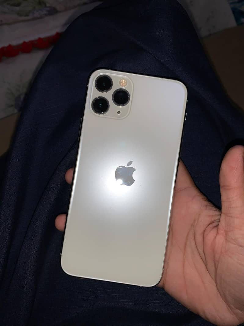 Apple iPhone 11 Pro 3