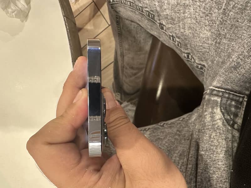 Apple iPhone 13 Pro 2