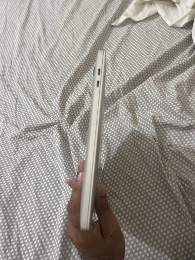 Macbook pro M1 8/512 7