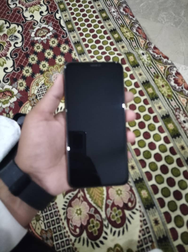 Apple iPhone 11 Pro Max 1