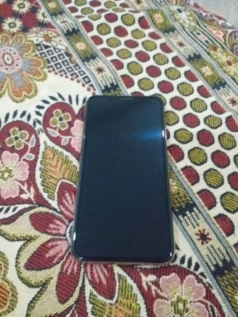 Apple iPhone 11 Pro Max 2