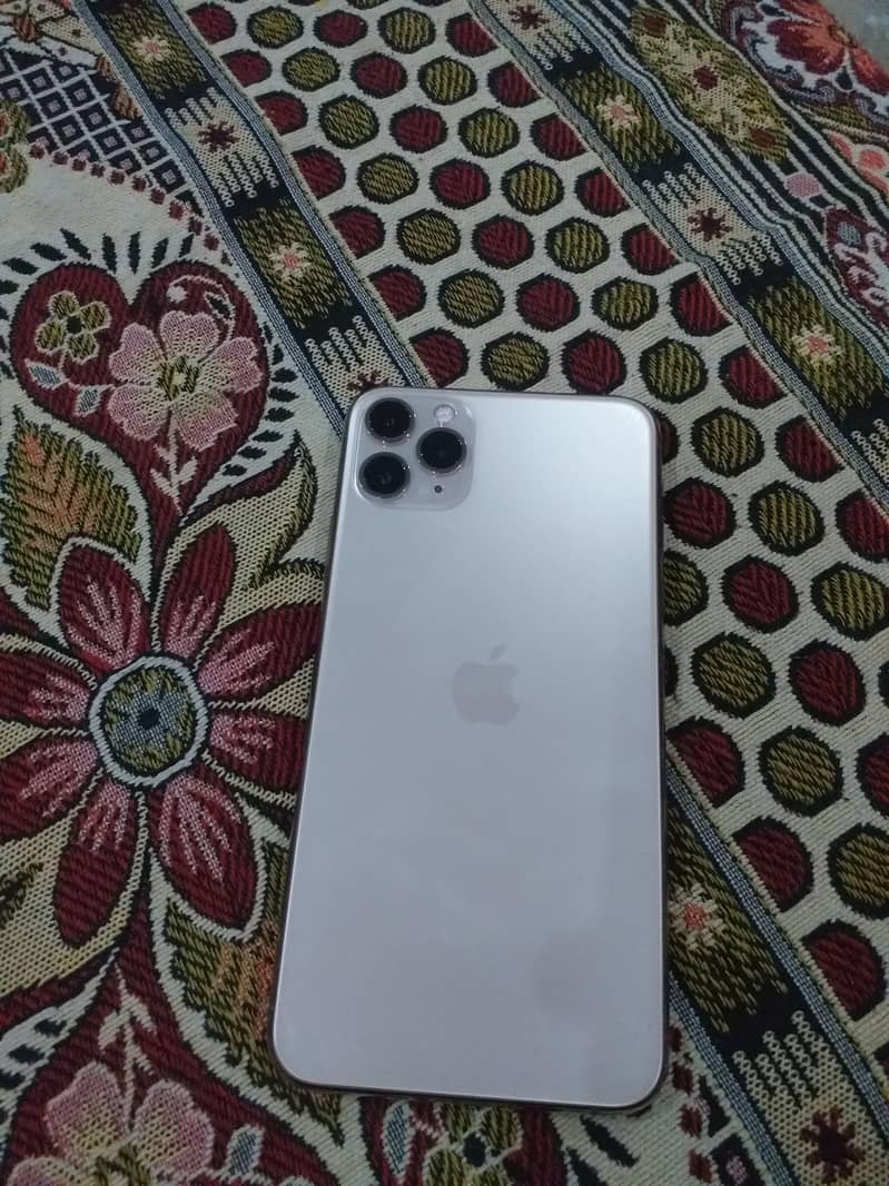Apple iPhone 11 Pro Max 3