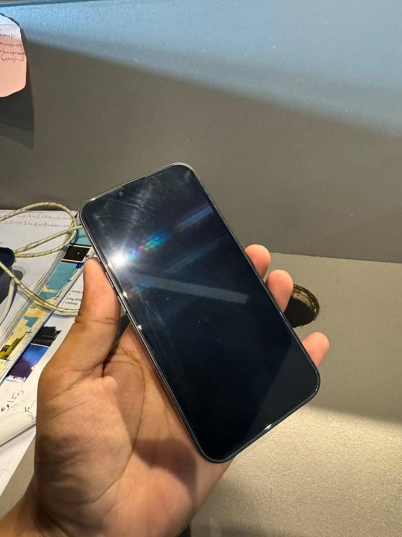 Apple iPhone 13 2