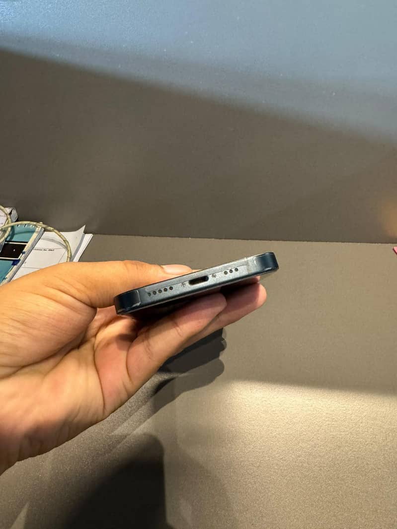 Apple iPhone 13 6
