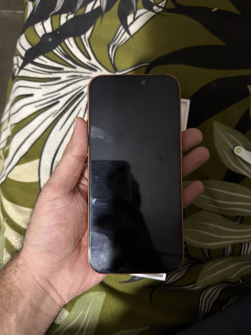 Apple iPhone 17 Pro Max 4