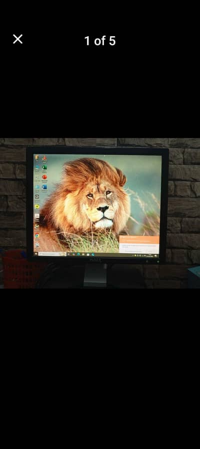 i3 desktop with 17 inch LCD