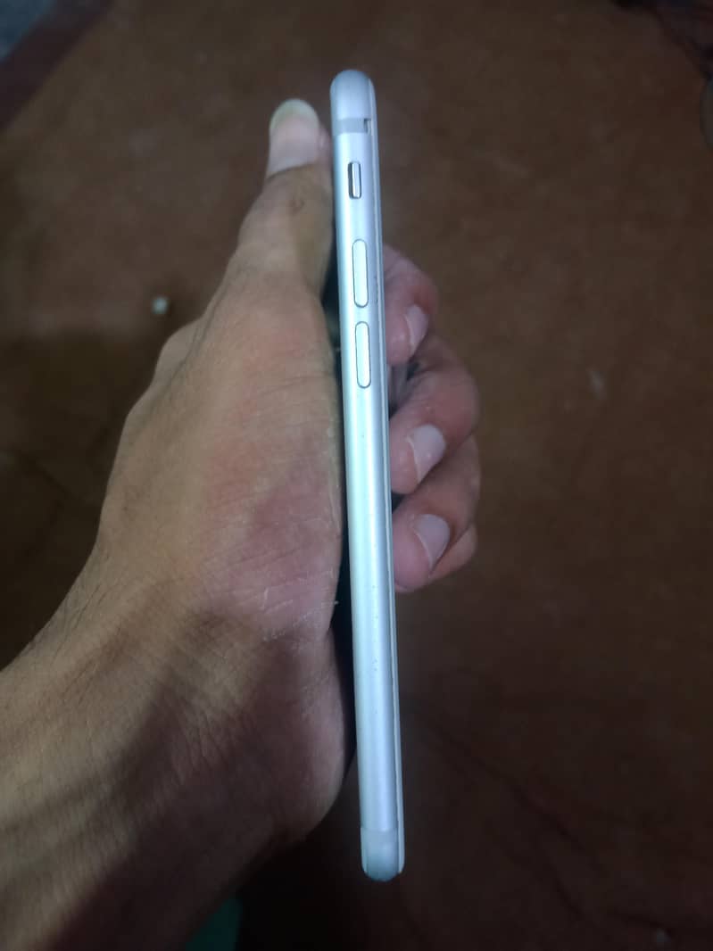 Apple iPhone 7 2