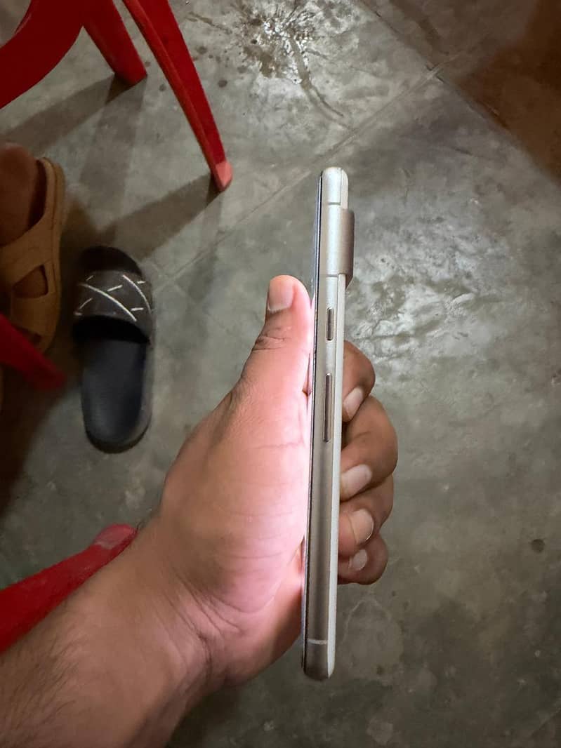 Google Pixel 7 4