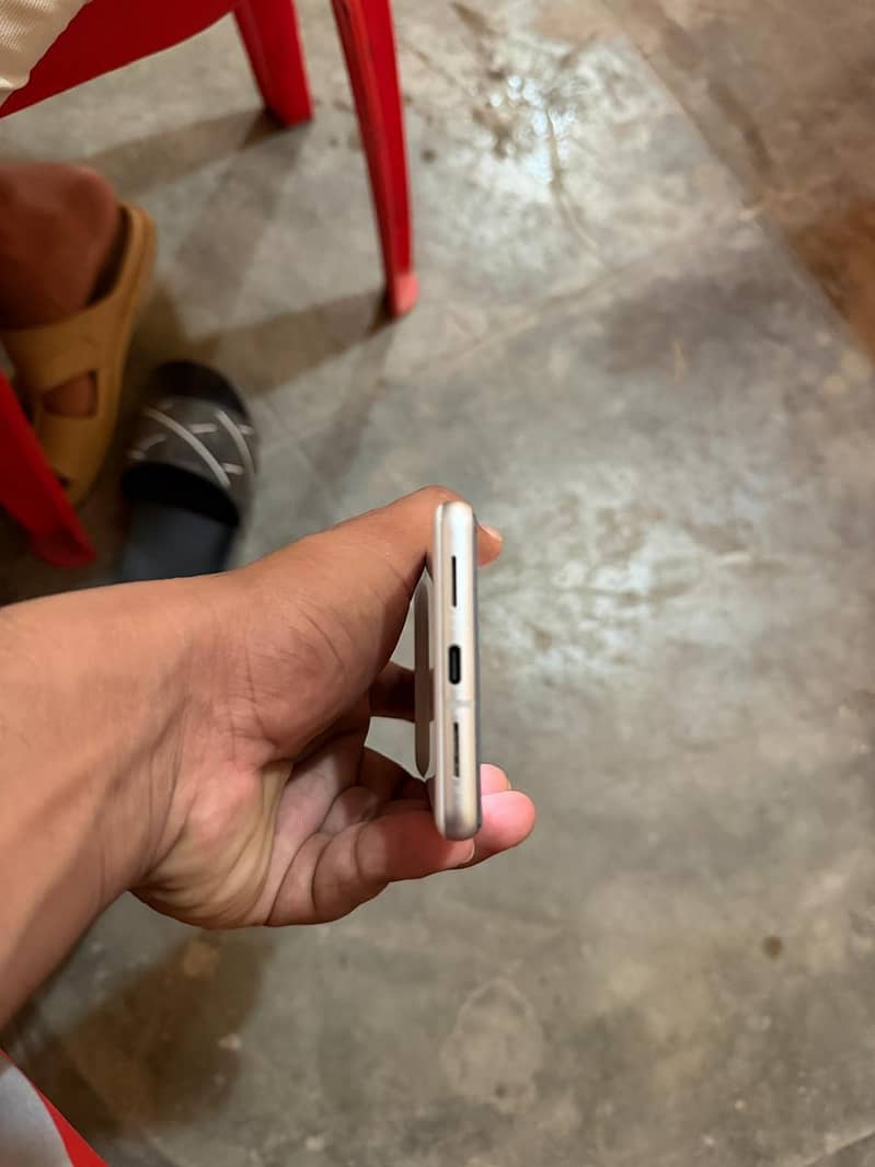 Google Pixel 7 5