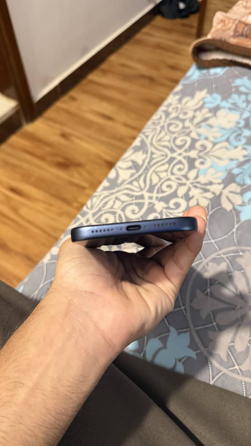 Apple iPhone 17 Pro Max 4