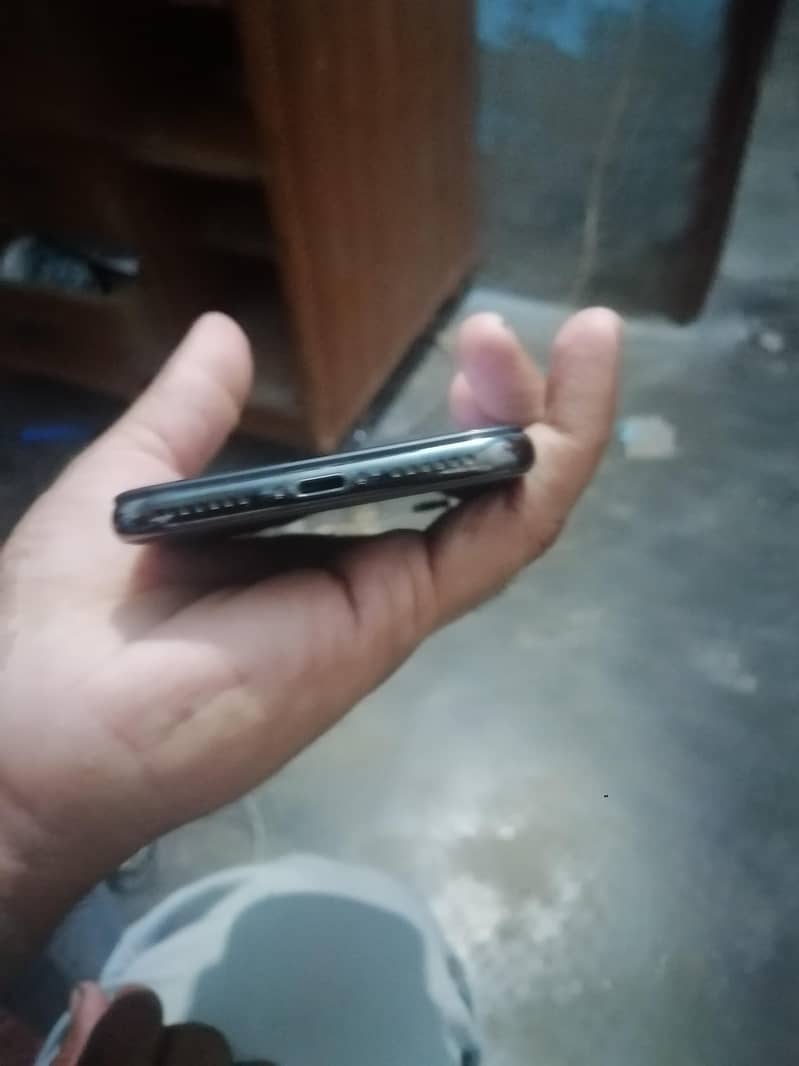Apple iPhone X 0
