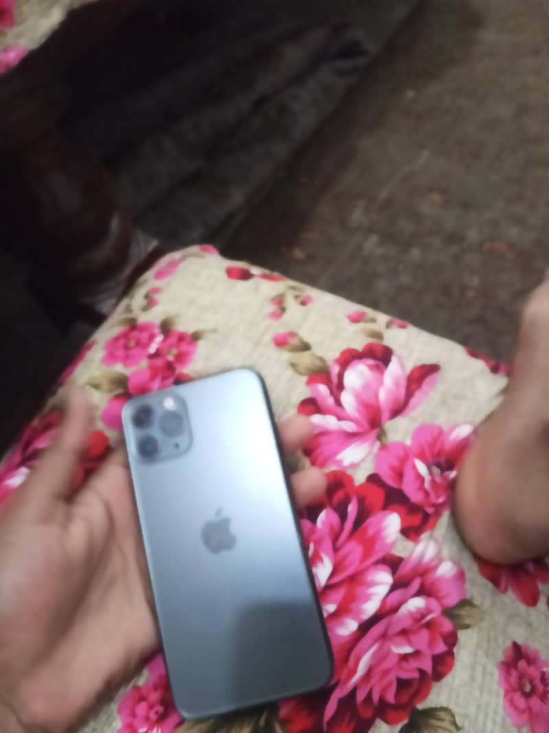 Apple iPhone 11 Pro 0