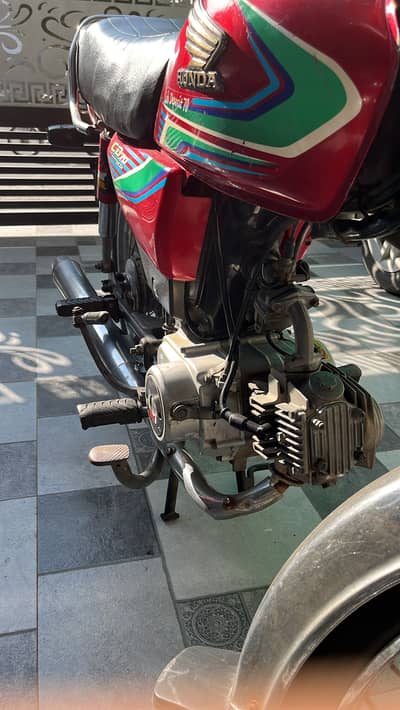 Honda Cd 70 16 Registered 17 Sticker