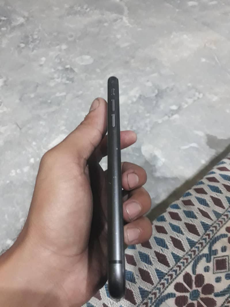 Apple iPhone 11 1