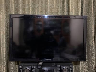 Samsung LED/ Panasonic speakers