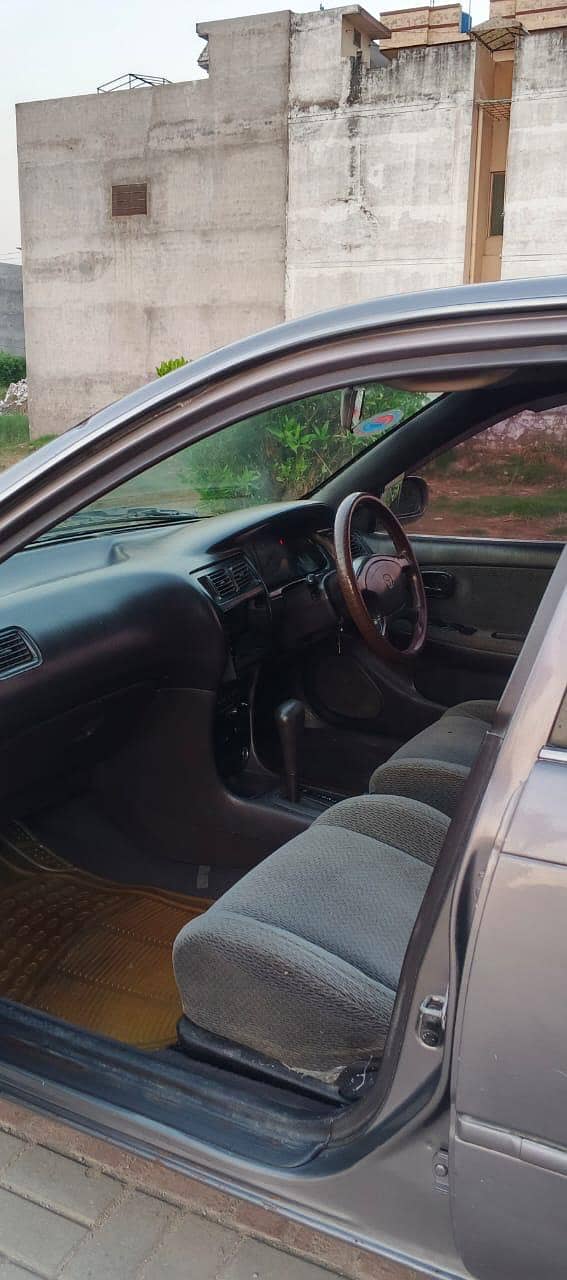 Corolla  indus 2001 2