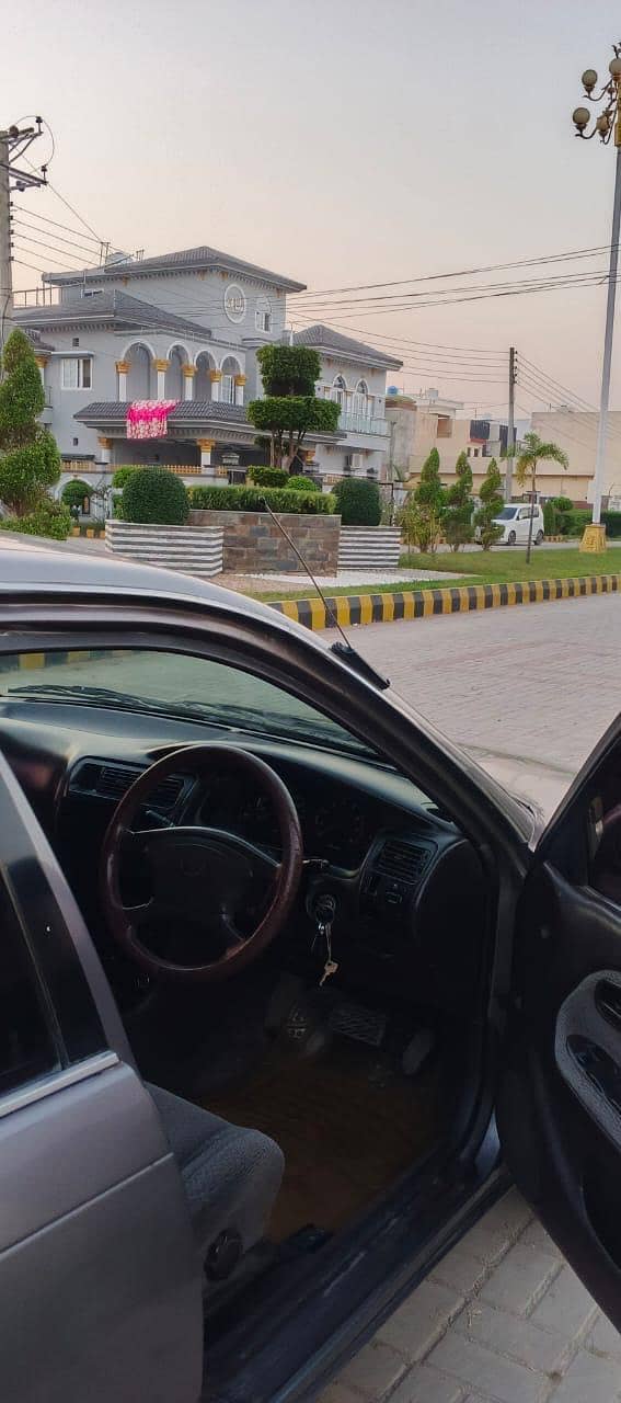 Corolla  indus 2001 3