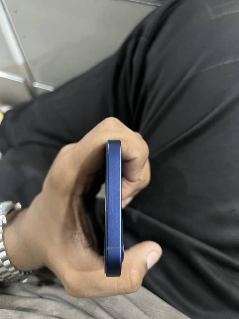 Apple iPhone 12 2