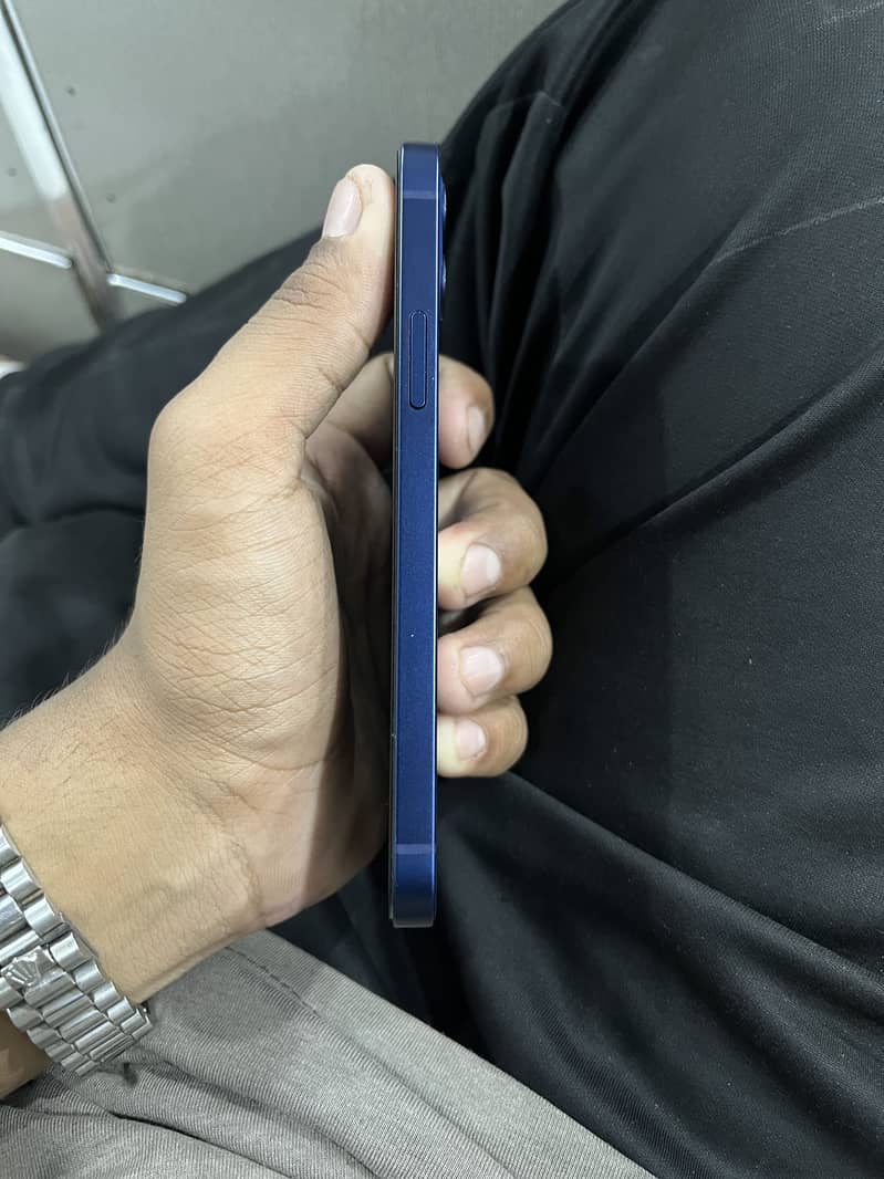 Apple iPhone 12 5