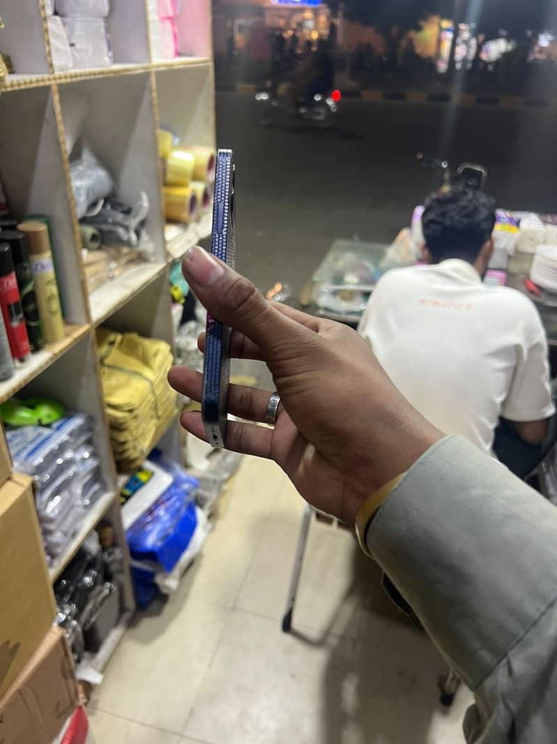 Apple iPhone 12 7
