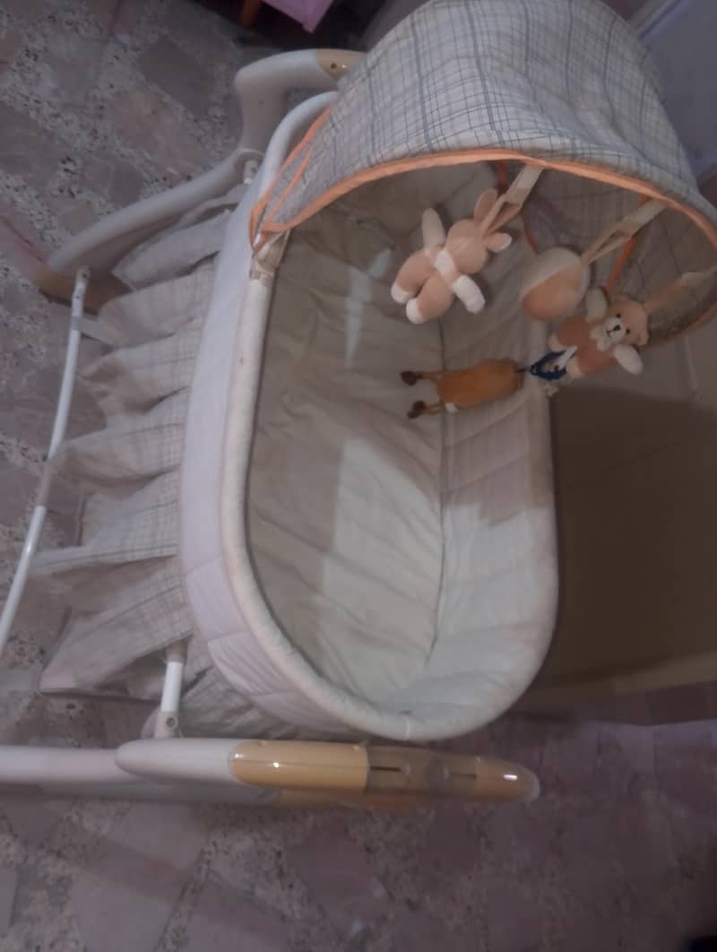 Newborn Basinet 2