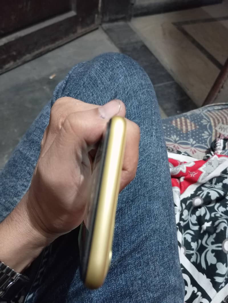 Apple iPhone 11 5