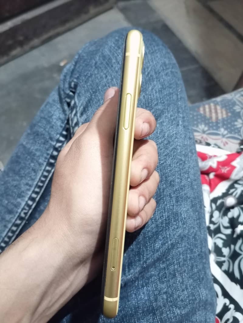 Apple iPhone 11 6