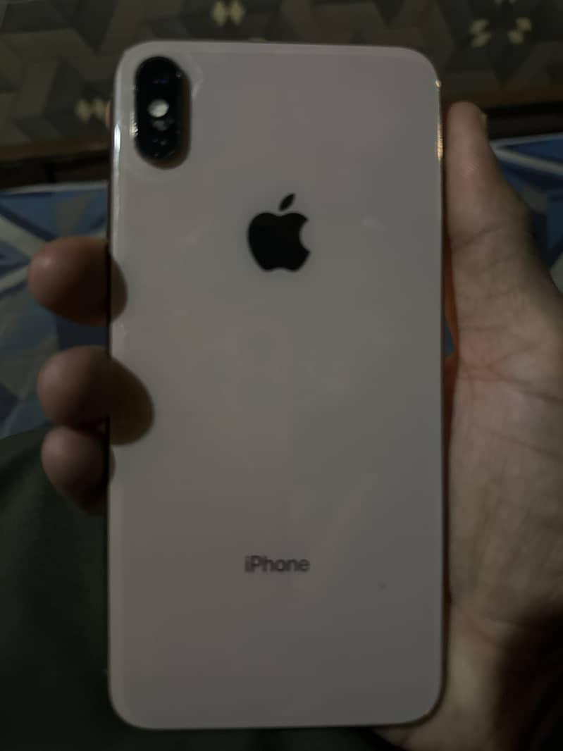 Apple iPhone XS Max 1