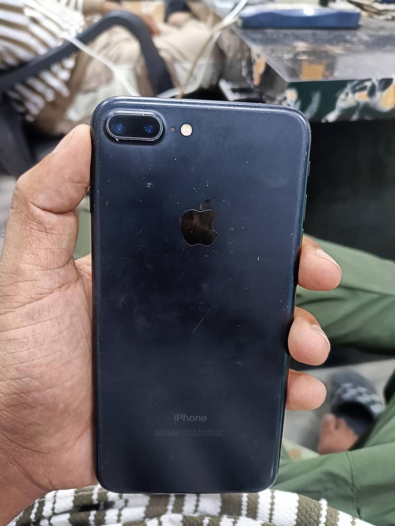 Apple iPhone 7 Plus 6