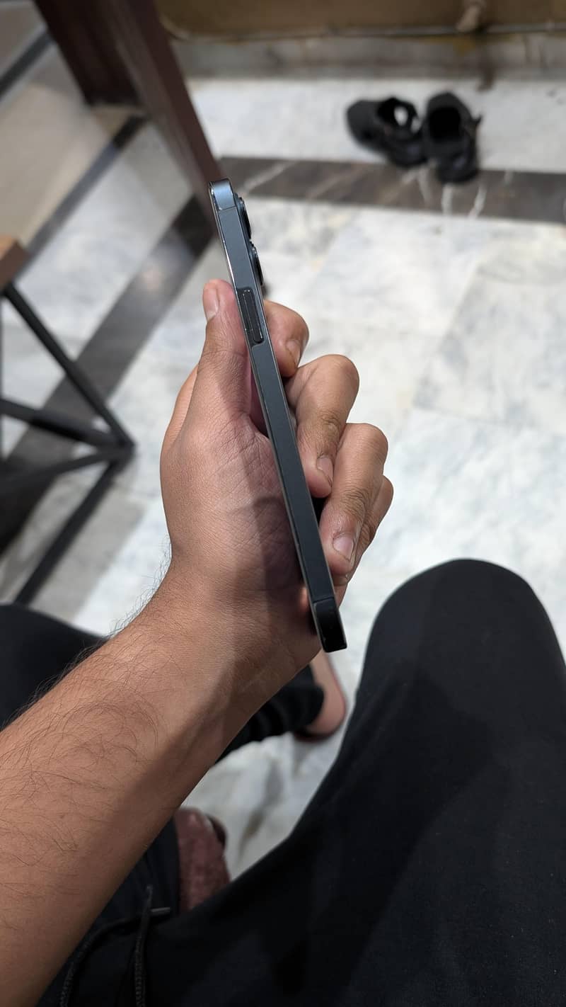 Apple iPhone 12 Pro Max 3
