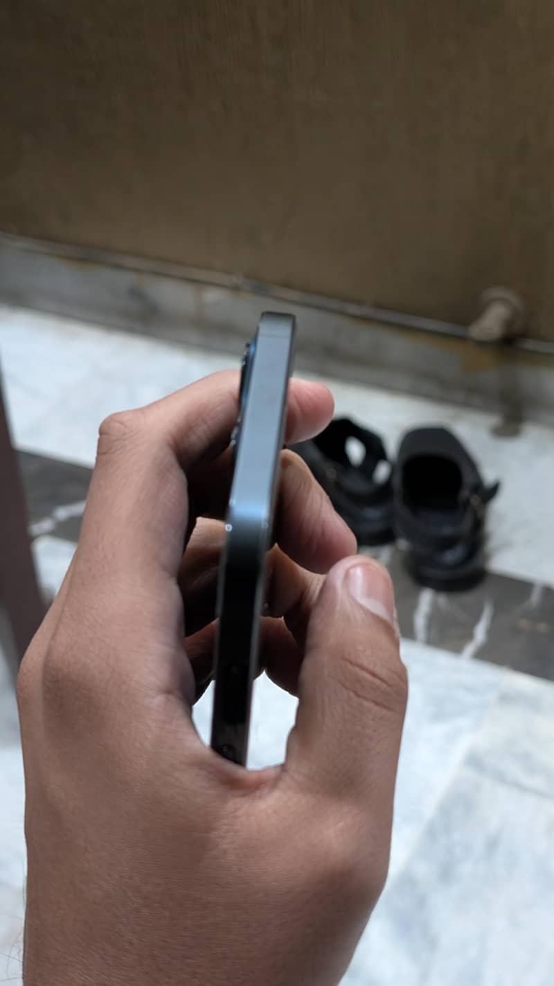 Apple iPhone 12 Pro Max 4