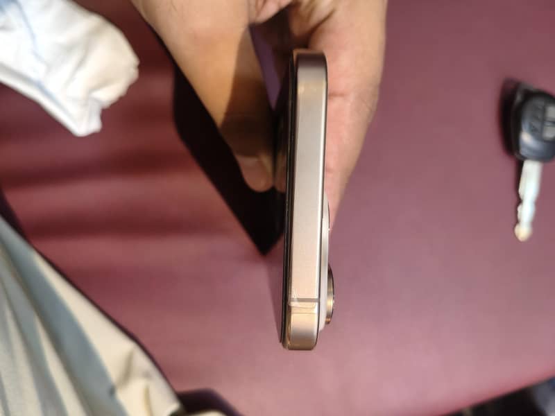 Apple iPhone 16 Pro Max 3