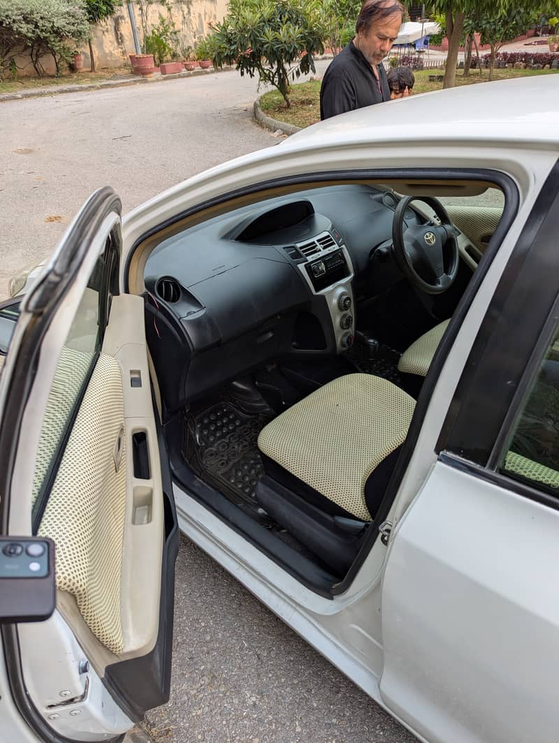 Toyota Vitz 2011 2