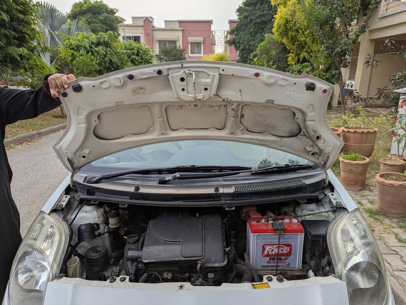 Toyota Vitz 2011 3