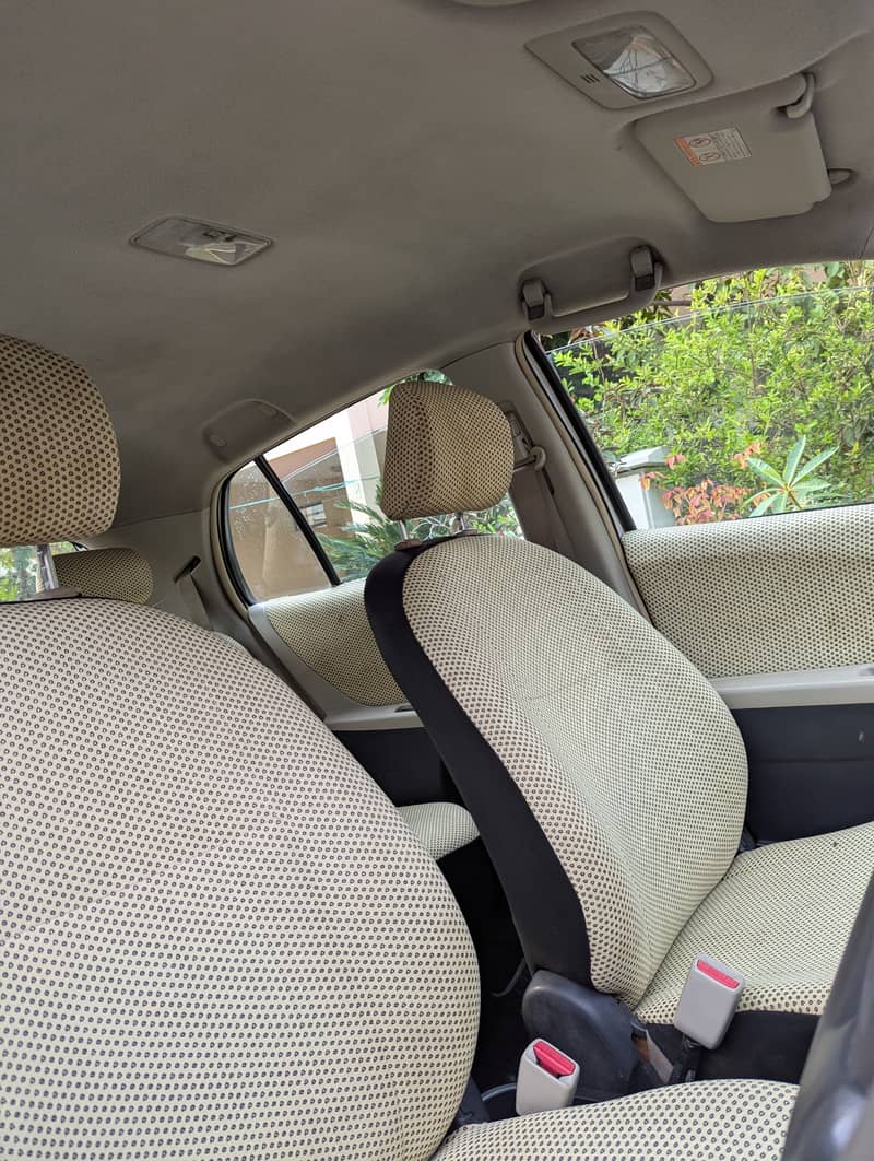 Toyota Vitz 2011 7