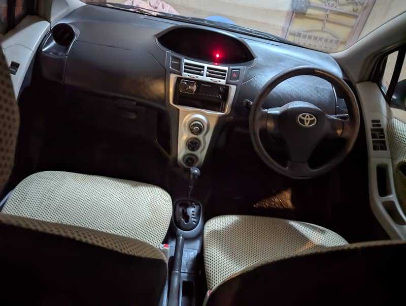 Toyota Vitz 2011 10