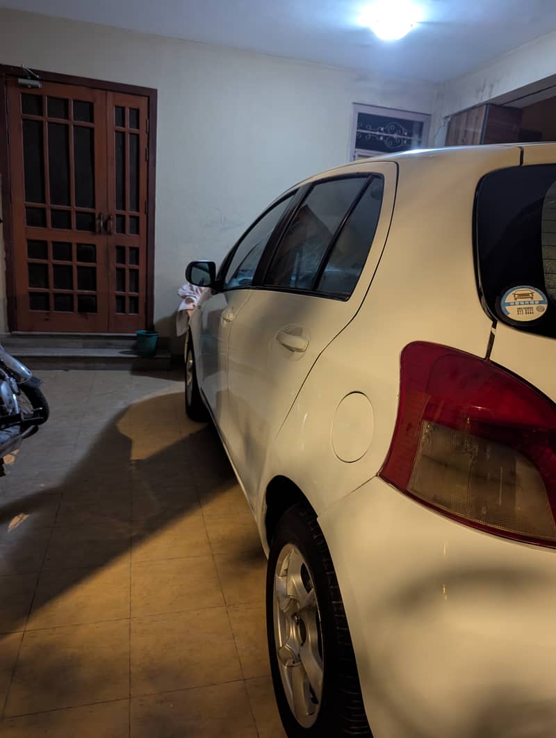 Toyota Vitz 2011 14