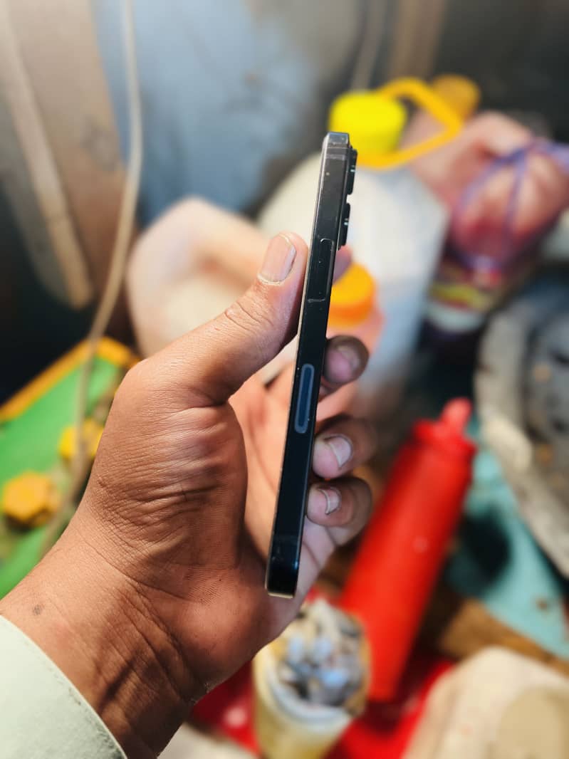 Apple iPhone 13 1