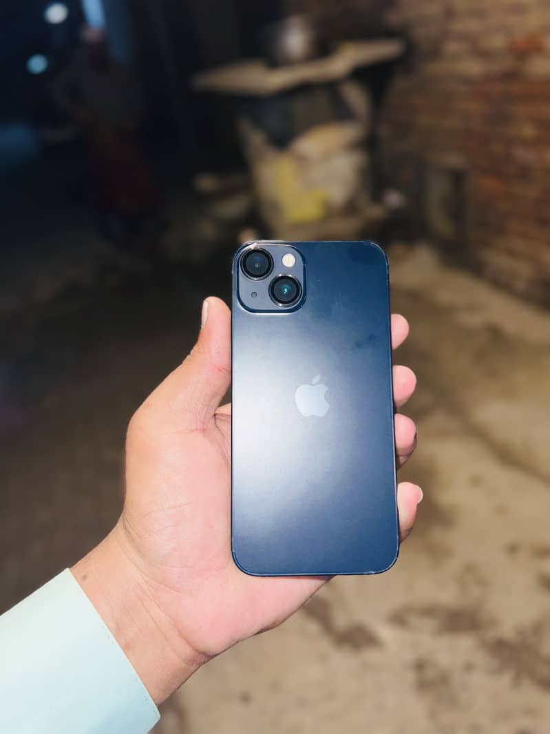 Apple iPhone 13 2