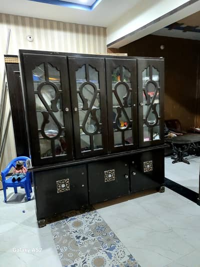 Showcase (Bartano wali cupboard)