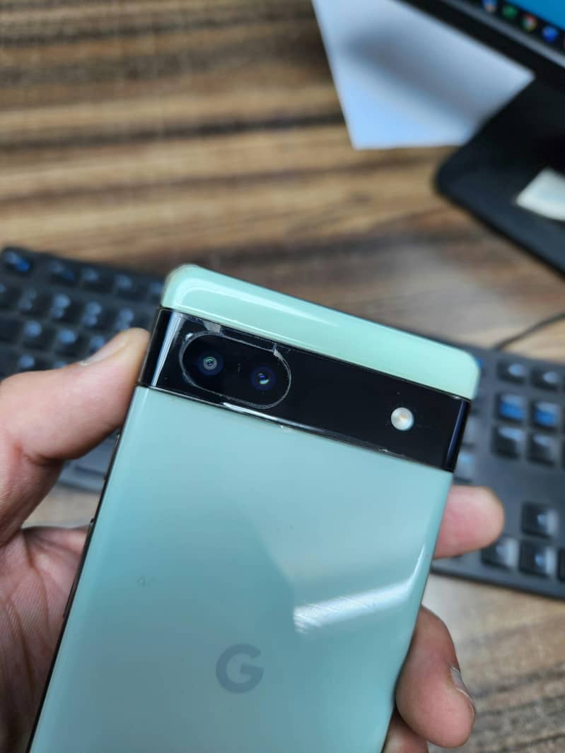 Google Pixel 6a 1