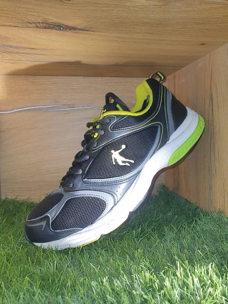 thirfted shose all type 4