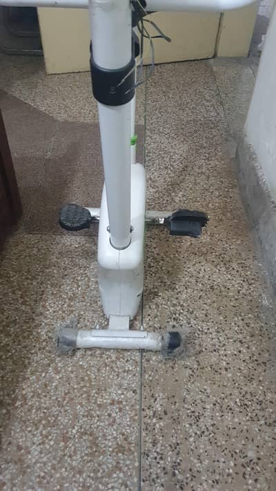 gym exercise cycle machine