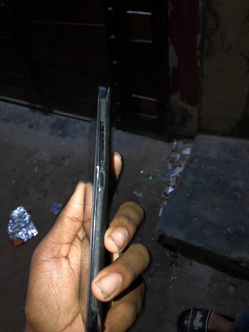 Vivo V17 4