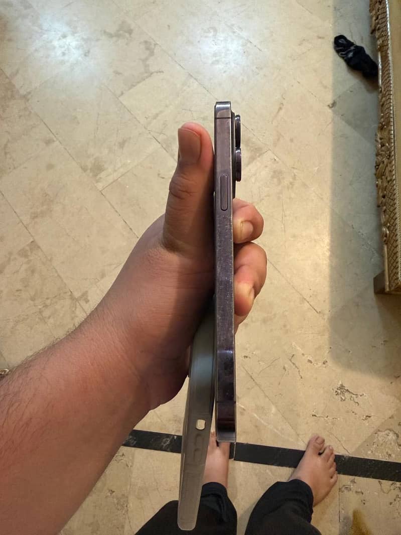 Apple iPhone 14 Pro Max 2
