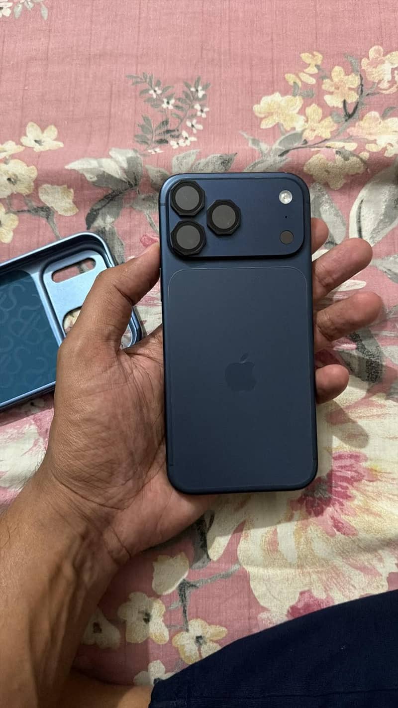 Apple iPhone 17 Pro Max 0