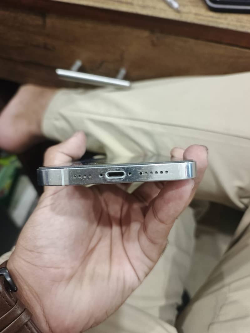 Apple iPhone 14 Pro Max 5