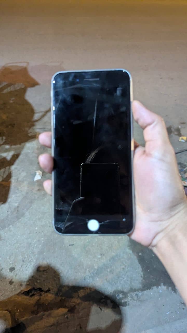 Apple iPhone 7 Plus 0